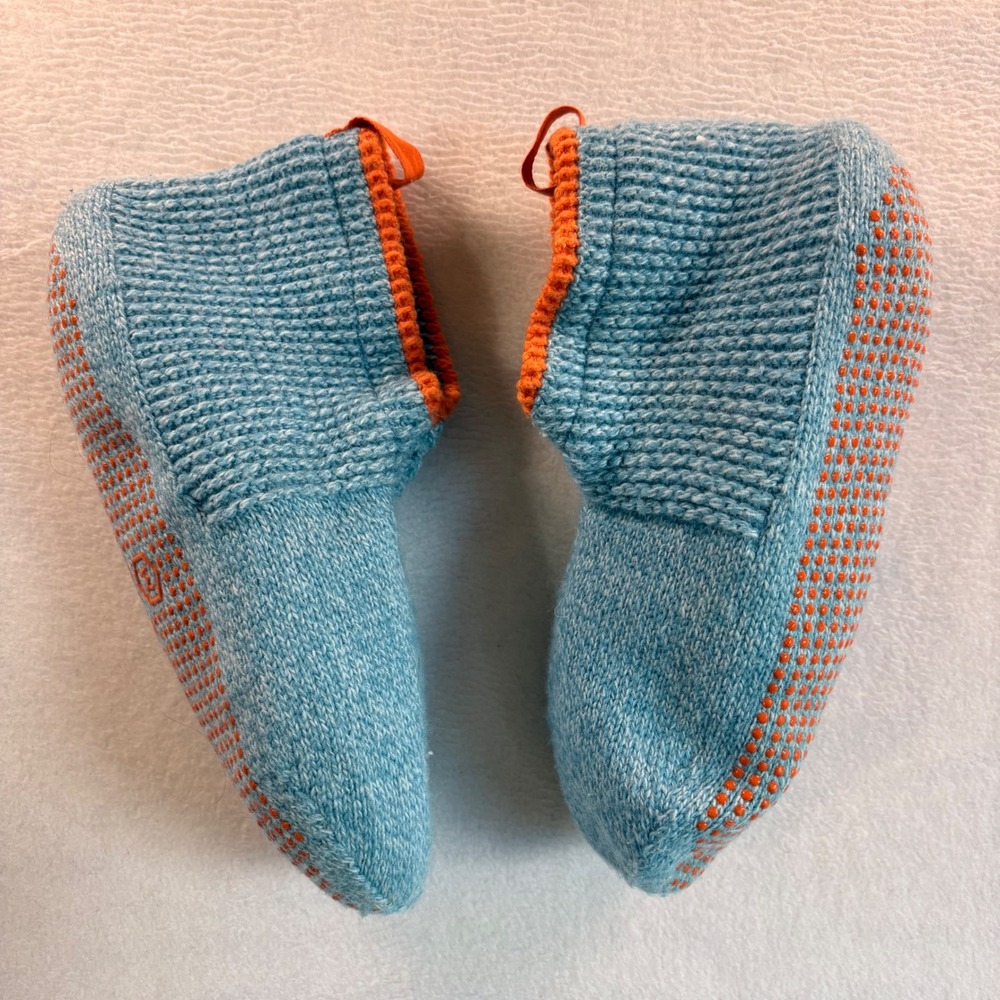 Bombas Gripper Slippers Light Blue Orange Knit House Shoes Size M